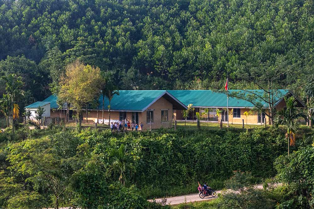 ベトナム中部クアンナム省 にヌオクーイ（Nuoc Ui）小学校