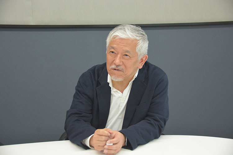 川野氏