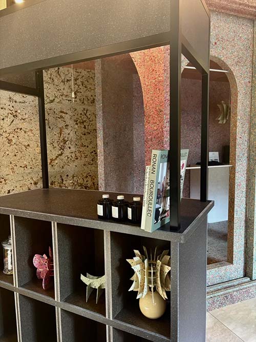 PANECO® board Mを使用したキオスク什器