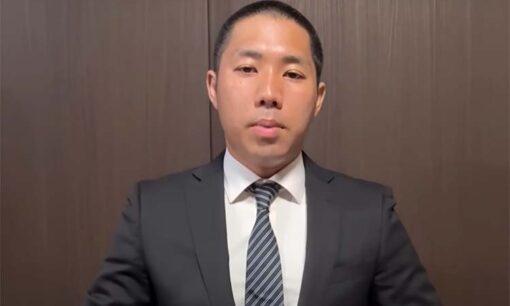 【盗撮疑惑で活動休止】人気YouTuber「ちゃんねる鰐」に何が起きたのか？坊主頭で謝罪、視聴者失望