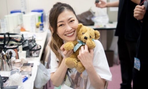 中山美穂「香典トラブル」の裏に“母娘断絶”　数億円が消えた遺産と妹・忍の涙