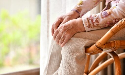 大阪・特養で入浴事故　50℃超の熱湯に数分間　男性死亡で浮かび上がる介護現場のリスク