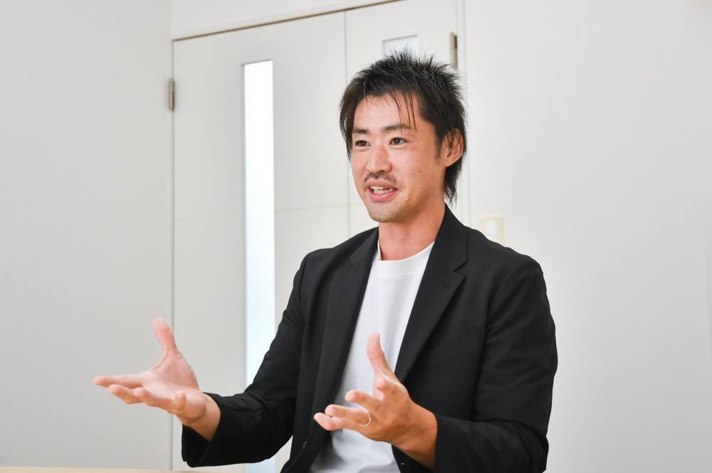 Awiiin 代表 菊池氏