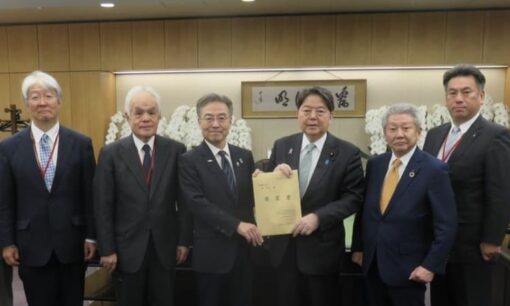 福井県 杉本達治知事が電撃辞職　“ふざけたつもりのメッセージ”の中身は？セクハラ疑惑が一気に炎上