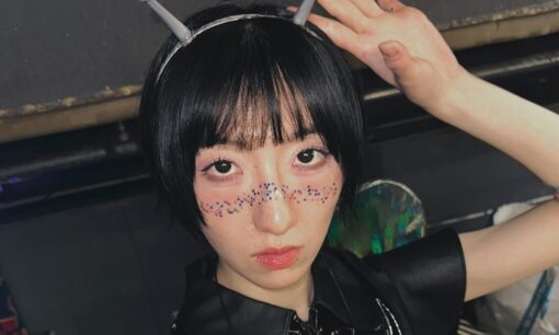 春ねむり（シンガー・ソングライター）が沈黙するミュージシャンに苦言　中国公演中止問題で「怒れ、抗議しろ」と訴え賛否拡大