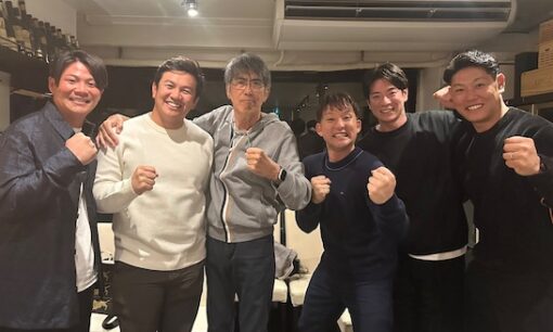 がん闘病8か月　石橋貴明が“帝京魂”のガッツポーズ　仲間の胸を熱くした近影とは