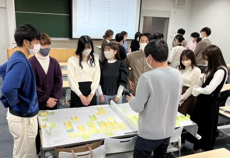 大学生の“水筒離れ”はなぜ？ ピーコック魔法瓶×同志社大が共同開発した「uniボトル」が示すマイボトル普及の処方箋